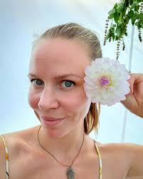 Rose Toscano- 1991. Brown H & B. 2.5” blooms