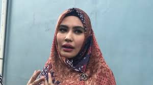 Setelah lama tampil sebagai presenter, kemudian ia mulai membintangi film layar lebar. Kelakuan Kartika Putri Bikin Habib Usman Tidur Di Luar Rumah