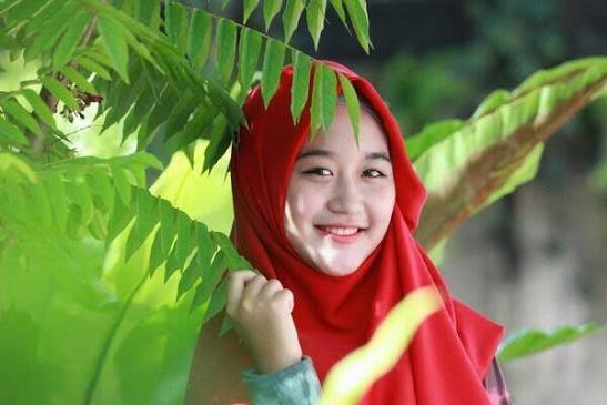 Kayla Nadira Cut Almi
