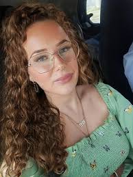 Hiiii everyone!!!! I'm Chelsey and I have a piercing addiction!! • both  eyebrows • both sides of my nose • septum • snake eyes • snake bites •  gauging my ears •