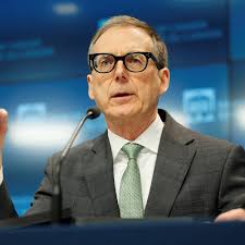 Bank of Canada holds steady