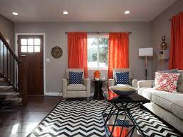 Taupe Living Room With Orange Curtains And Chevron Rug Rideaux Salon Couleur De Salle De Sejour Tapis Salon