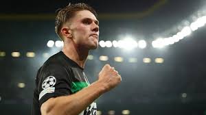 Arsenal Nab Gyokeres! Chelsea Swoops for Simons? Transfer Madness! - Imagen principal del artículo
