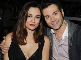 Αναφέρθηκε στις ειδικές συνθήκες που θα επικρατούν από φέτος στα θέατρα. Deite Thn 8aleia Matika Kai Ton Taso Iordanidh Sthn Prwth Toys Emfanish Meta Th Gennhsh Toy Gioy Toys Zinapost Gr