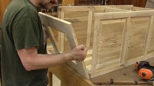 Le design et la mode des meubles de cuisine ne cessent d'évoluer au fil des années. L Gosseux D Bois Ep 203 Meuble Avec 10 Tiroirs Sur Roulettes Pour L Atelier Partie 1 Youtube