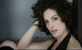 Julia Aparicio's Instagram, Twitter & Facebook