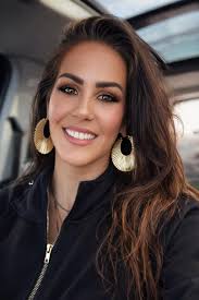 ✨ SOLD! Great way to end a Monday! Huge congratulations to my sellers