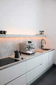 kuchen update 1 die wandverkleidung aus naturstein von mcr dem marmorcenter sebastians view in 2021 wandverkleidung oberschranke natursteine