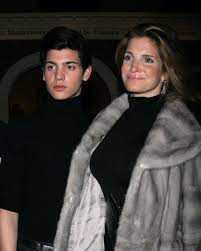 Stephanie Seymour Kiss. Stephanie Seymours Son Slams the Haters Over Mom  Smooch