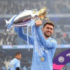Aymeric laporte is a defender for athletic club and wears the number 4. Aymeric Laporte On Twitter Knowing You Re The Champion Is Great But Lifting The Trophy In Front Of The Fans Is Just Incredible Welcome Back To You All Https T Co Moeoutgqib