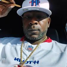 HERE WE HAVE A 1996 CHEVROLET C1500 STEP SIDE LOOKING CLEAN ON A 3/5 DROP  WITH SOME DUB DELISH 26" BILLETS LOOKING READY FOR SHOWS 💥💥💥💥💥💥 HERE  AT KING TIRE #1 WE