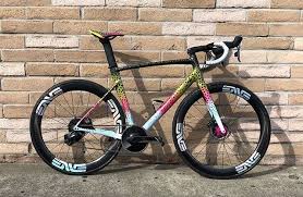 Wow Just Wow Look At This Flying Trout Allez Sprint Disc It S Been Overhauled With Ses 4 5ar S And An Enve Aero Bar And Stem Photo Mountain Biking Bike Tri