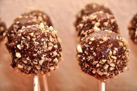Milk Chocolate And Hazelnuts Cake Pop A Little Diy How To Make A Cake Pop Support Cake Pop Chocolat Noisettes Mini Di Chocolate Dessert Recipes Sweets Cake