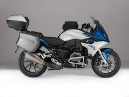 Post a picture of your r1200/r1250rs with a nice background under this post. Bmw R 1200 Rs Bmw R 1200 R With Special Accessories Panniers And Topcas Small Incl Luggage Grid Akrapovic Sport Silencer Footrests Milled Adjustable Crash Bars Led Auxiliary Headlights Led Indicators Tank