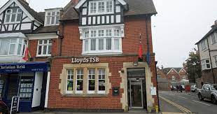 Lloyds bank problems in the last 24 hours in woking, england. Four Lloyds Bank Branches Across Surrey And Hampshire Due To Close Within Months Surrey Live