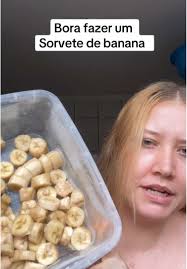 Agatha Campos (@htacg)