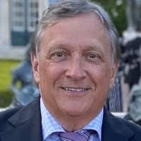 Robert Swinford's Instagram, Twitter & Facebook