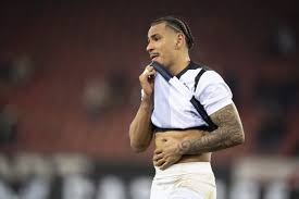 Flüchtlinge singen FCZ-Songs mit der Südkurve