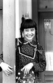 Charles, hänen nuori vaimonsa caroline ja heidän kolme tytärtään; Tagged Shannen Doherty Little House On The Prairie Famousfix