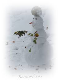 Am ostersonntag versteckt der osterhase süßigkeiten und ostereier im haus oder im garten und die kinder müssen sie finden. Beim Krauterfraala Im Garten Steht Ein Schneemann Im Weissen Rock