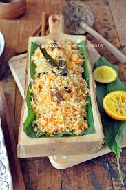 Mmm ni kene p pasar p beli ayam ni jom kita tengok resepi dulu iaitu resepi kuih ayam masak lemak cili api simple, nnt senang nak p pasar kan. Nasi Oren Sedap Qasey Honey