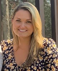 Julie Mccomb's Instagram, Twitter & Facebook