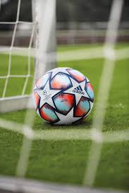 Cliquez sur le nom du pays dans le menu de gauche, et choisissez votre compétition (ligue, coupe ou tournoi). Club Le Nouveau Ballon De La Champions League Devoile Culturepsg