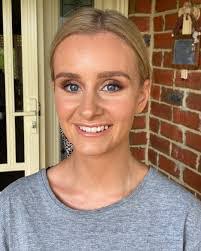 Leann Hooper's Instagram, Twitter & Facebook