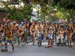 Tausende ziehen blank beim World Naked Bike Ride | Neues aus dem Boulevard  - LZ.de