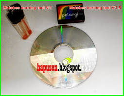 Agar cd/dvd kesayangan anda tidak cepat rusak karena kotor dan tergores, berikut ini cara membersihkan kepingan cd/dvd. Bagaimana Cara Menghapus Dvd Rw Infoin Aja