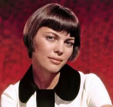 Mireille mathieu — une histoire d'amour 02:59. Is Mireille Mathieu Gay
