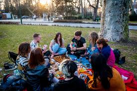 Galla miklós — bence 03:01. Margit Szigeten Sorozve Duna Parton Ucsorogve Elvezik A Budapestiek A Kora Tavaszt Galeria 24 Hu