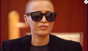 Je sors du cimetière..." : Lââm anéantie par la mort de son mari, nouveaux  messages inquiétants