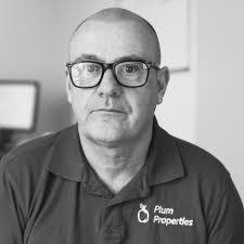 Paul Plum's Instagram, Twitter & Facebook