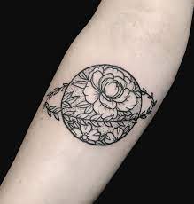 The Monumental Ink Tattoo Artists Best Tattoo Artists Near Me Pointillism Tattoo Mandala Hip Tattoo Floral Tattoo