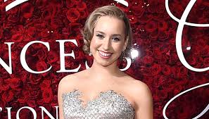 «io ho solo detto che se pensi che io sia falsa allora io potrei pensare che quel siparietto potrebbe essere falso. Jazmin Grimaldi Per Il Suo Nuovo Disco S Ispira A Nonna Grace Kelly Dilei