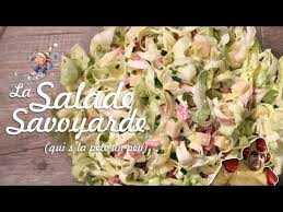 Une Salade De Chou Blanc Aux Lardons Vieux Comte Et Sauce A La Creme Legerement Moutardee Tellement Gourmand Croquant Chou Blanc Salade Salade De Chou Blanc