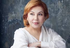 После окончания института начала играть в квн и писать сценарии для студенческих юмористических проектов. Marina Fedunkiv Pokazala Arhivnye Foto Iz Kvn I Realnyh Pacanov