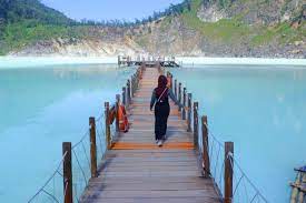 Inilah tempat wisata alam, wisata keluarga, wisata anak, air terjun, dan danau yang ada di bandung yang paling di rekomendasikan untuk dikunjungi. Mau Wisata Ke Dua Tempat Di Bandung Selatan Ini Perhatikan Syarat Dan Peraturannya Dara Co Id