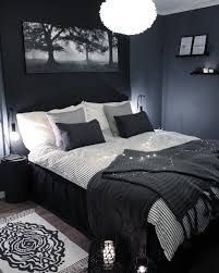 Black And Gray Bedroom Ideas Pinterest Bedroom Er Sa Glad Vi Pusset Opp Soverommet For Var Det Gulhvite Vegger Og En Brun Fael Tapet Bak Senga Us Blue Bedroom Design Bedroom Design Home Bedroom