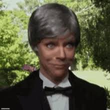 Why does this look like Sweet Dee in her butler role? : r/IASIP