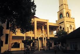 Seorang perempuan yang kini hidup dan mengabdi di yogyakarta bersama dengan sang. Pesantren Aji Mahasiswa Al Muhsin Krapyak Bantul Pesantren Laduni Layanan Digital Untuk Negeri