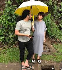 Pasalnya, ada artis yang penampilannya seolah tidak berubah dari wika salim yang dulu terlihat manis dengan kulit gelap dan rambut panjang. Gambar Tahniah Johan Dedah Ozlyn Selamat Lahirkan Anak Kelima Wajahnya Persis Chantiq Kisah Dunia