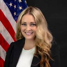 Jennifer Atenza (@jenniferatenza)