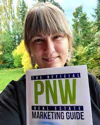 Leah Persinger's Instagram, Twitter & Facebook