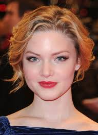 斯特莱克探案集第三季_购票_剧情介绍_演职人员_图集-猫眼电影