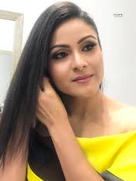 Tharindi, always simple! . Hair & Makeup by Neeliya Mendis . . #actress  #Tharindi #neeliyamendissalons #neeliyamendis #popular #commercial  #naturalmakeup #hairstylist #negombo