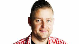 HENRIC NILSSON: "Nu styr jag kursen mot Umeå" Anno 1904:s senaste värvning  heter Henric Nilsson. "Henke" kommer senast från VLT, där han bloggat under  flera år, och under denna Umeåhelg kommer han