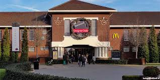 You can shop every day of the week, also on sundays. Designer Outlet Roermond