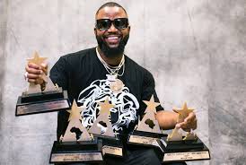 Nigeria record producer and songwriter, kiddominant serves up his cassper nyovest has shared his thoughts about the lockdown order effected by the south african. Cassper Nyovest Tells Tumi Where To Get Off At Hip Hop Awards Enca